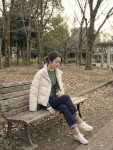 フリル付きニット